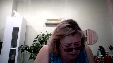 Flowerlower online show from February 8, 2025, 4:57 pm