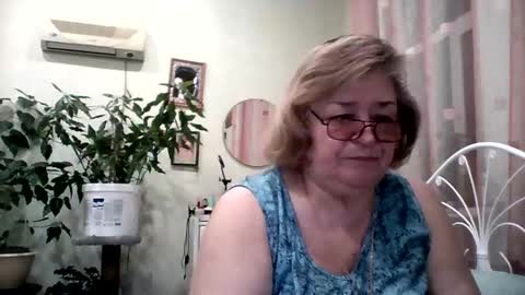 Flowerlower online show from February 9, 2025, 4:04 am
