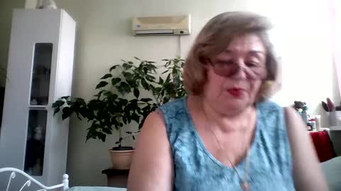Flowerlower online show from February 11, 2025, 1:41 pm