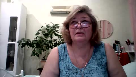 Flowerlower online show from February 11, 2025, 4:56 pm
