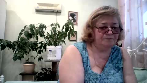 Flowerlower online show from February 14, 2025, 2:54 pm