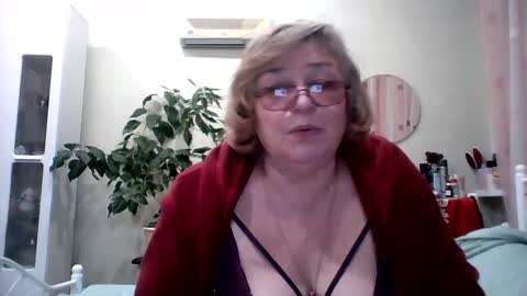 Flowerlower online show from February 15, 2025, 8:54 pm