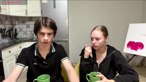 flowerscouple online show from March 6, 2026, 10:06 pm