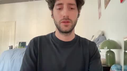 Snapshot of flowexes chatting on November 19, 2025, 8:25 am flowexes online show from November 19, 2025, 8:25 am