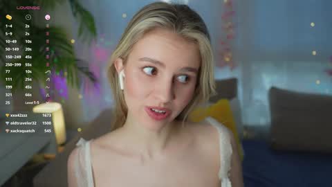 Adeline online show from January 26, 2025, 10:55 am