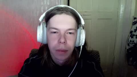 Snapshot of fluffy_boney chatting on December 8, 2024, 5:01 pm Alexey online show from December 8, 2024, 5:01 pm