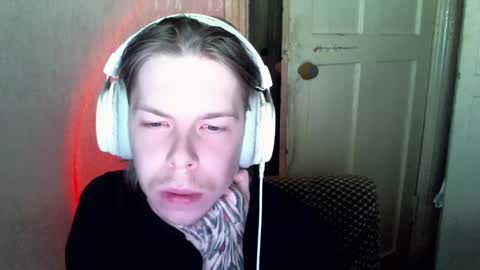 Snapshot of fluffy_boney chatting on December 28, 2024, 7:54 pm Alexey online show from December 28, 2024, 7:54 pm