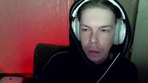 Snapshot of fluffy_boney chatting on December 29, 2024, 11:18 pm Alexey online show from December 29, 2024, 11:18 pm