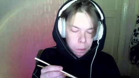 Snapshot of fluffy_boney chatting on January 7, 2025, 3:35 am Alexey online show from January 7, 2025, 3:35 am