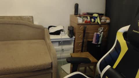 Snapshot of fluffy_boney chatting on January 28, 2025, 12:15 am Alexey online show from January 28, 2025, 12:15 am