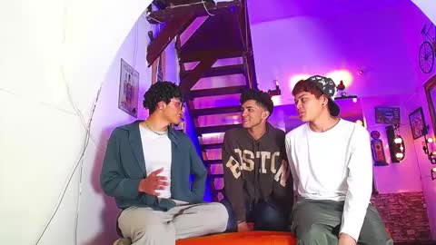 flyckers online show from October 19, 2025, 8:20 pm