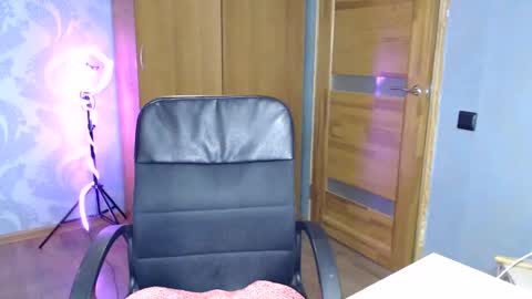 Molli  Ready for any play with you. Hottest show in pvt  Help a student earn big tokens  online show from February 18, 2025, 5:53 pm