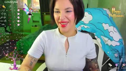 folinskaayaa online show from November 5, 2025, 5:29 am