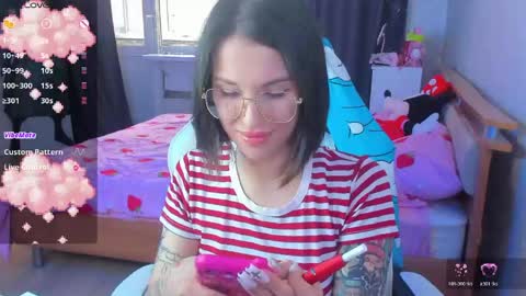 folinskaayaa online show from May 2, 2026, 5:12 am