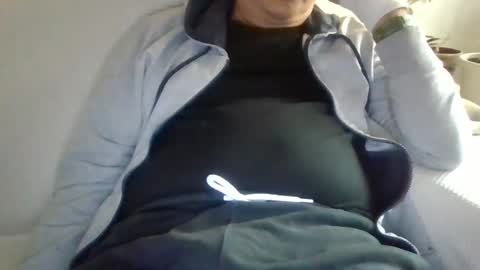 folletto1 online show from March 11, 2025, 2:40 pm