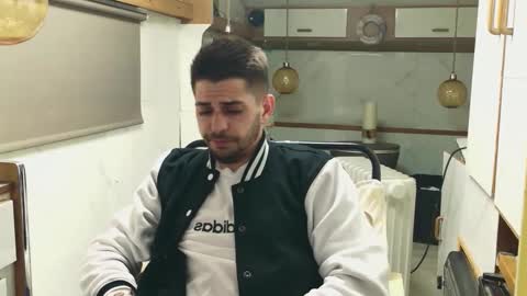 independent model online show from March 18, 2026, 7:50 pm