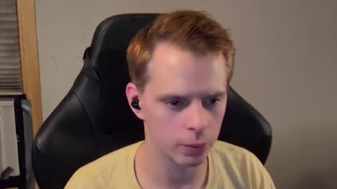 Snapshot of forever_broken chatting on December 8, 2024, 6:11 am forever_broken online show from December 8, 2024, 6:11 am