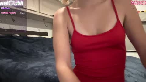 Snapshot of foreverkinkyy chatting on December 17, 2024, 1:07 am Elaine online show from December 17, 2024, 1:07 am