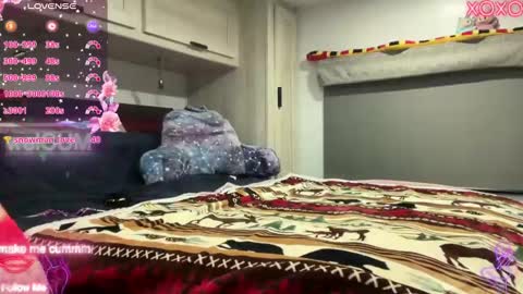 Snapshot of foreverkinkyy chatting on October 13, 2025, 11:16 pm Elaine online show from October 13, 2025, 11:16 pm