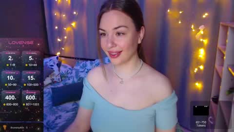 Julia online show from December 25, 2024, 1:20 am
