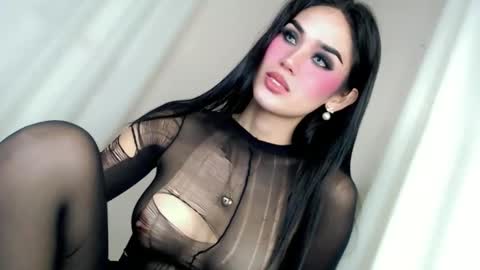 KHATRINA STACIE MARIE online show from May 27, 2026, 1:57 am
