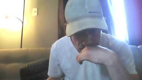 fouraide42 online show from December 13, 2024, 1:22 pm