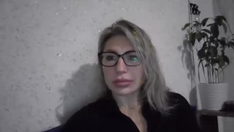 fox_red_lady7 online show from December 21, 2025, 12:56 pm