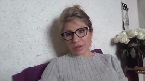 Snapshot of fox_red_lady7 chatting on February 1, 2026, 9:19 am fox_red_lady7 online show from February 1, 2026, 9:19 am