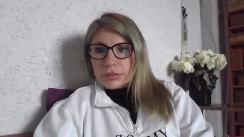 Snapshot of fox_red_lady7 chatting on February 4, 2026, 10:10 am fox_red_lady7 online show from February 4, 2026, 10:10 am