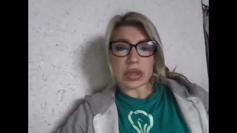 Snapshot of fox_red_lady7 chatting on February 8, 2026, 9:23 am fox_red_lady7 online show from February 8, 2026, 9:23 am