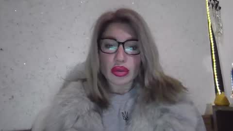 Snapshot of fox_red_lady7 chatting on February 12, 2026, 3:40 pm fox_red_lady7 online show from February 12, 2026, 3:40 pm