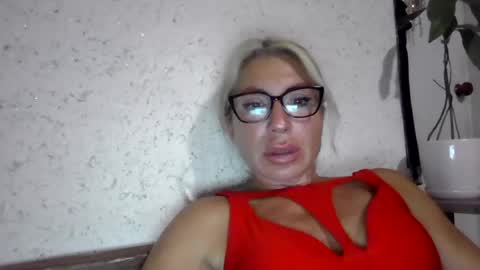 fox_red_lady7 online show from July 6, 2026, 7:38 pm