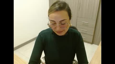Snapshot of fox_renata chatting on October 28, 2025, 2:59 am Renata online show from October 28, 2025, 2:59 am