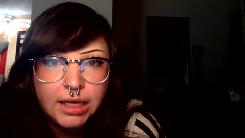 Snapshot of foxdarling96 chatting on October 31, 2025, 3:35 pm foxdarling96 online show from October 31, 2025, 3:35 pm