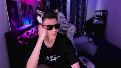 Foxicfu online show from June 3, 2026, 2:33 pm