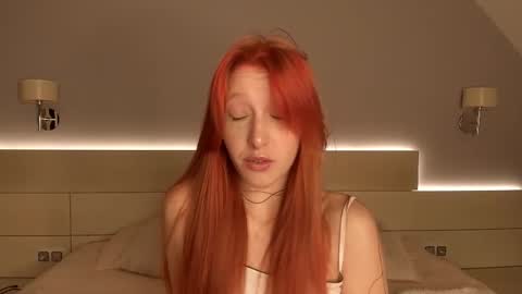 Snapshot of foxie_kiss chatting on October 21, 2025, 5:35 pm Hello world Feel free to follow online show from October 21, 2025, 5:35 pm