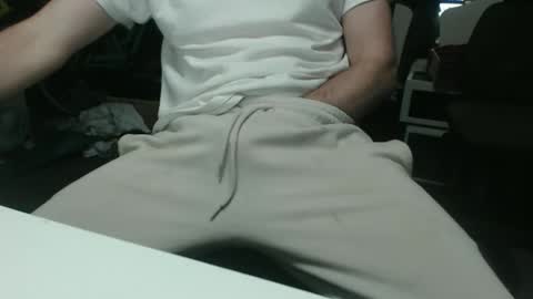 Snapshot of foxit94 chatting on November 9, 2025, 10:35 am foxit94 online show from November 9, 2025, 10:35 am