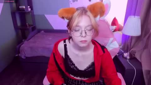 Snapshot of foxxxypolly chatting on June 12, 2026, 5:39 am Polly online show from June 12, 2026, 5:39 am