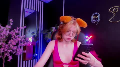 Snapshot of foxxxypolly chatting on June 24, 2026, 5:39 am Polly online show from June 24, 2026, 5:39 am