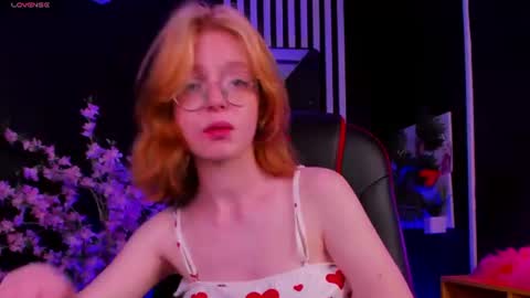 Snapshot of foxxxypolly chatting on June 29, 2026, 5:35 am Polly online show from June 29, 2026, 5:35 am