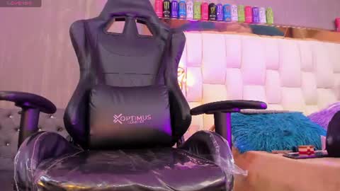 Foxxy  online show from July 16, 2026, 5:19 pm