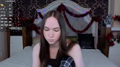 Snapshot of foxxy_girl_ chatting on December 16, 2025, 5:23 am andice online show from December 16, 2025, 5:23 am