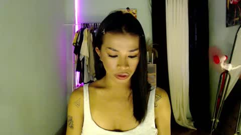 Snapshot of foxxygirly_ chatting on May 19, 2026, 9:04 am Eva Violet online show from May 19, 2026, 9:04 am