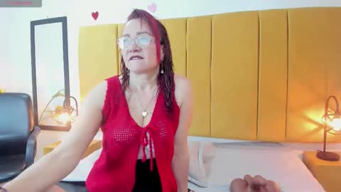 Foxy miilf online show from March 5, 2026, 1:18 pm