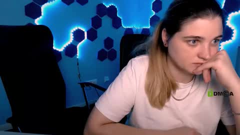 foxy_tease_ online show from November 28, 2025, 9:56 am