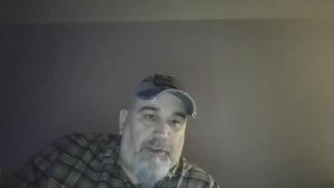 foxyfang online show from January 7, 2025, 1:14 pm