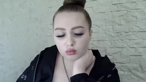 Alice online show from December 1, 2025, 6:24 pm