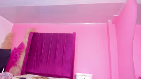 foxyhillx online show from December 3, 2025, 8:29 pm