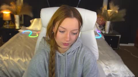 Maya online show from November 30, 2025, 7:34 am