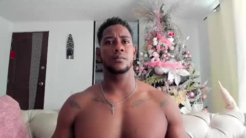 Snapshot of fraiderbrown chatting on December 10, 2024, 4:27 pm IM FRAIDER online show from December 10, 2024, 4:27 pm